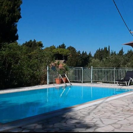 Gastouri Villa Pascalia With Heated Pool In October And Views Achílleion Exterior foto