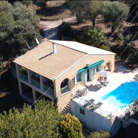 Gastouri Villa Pascalia With Heated Pool In October And Views Achílleion Exterior foto