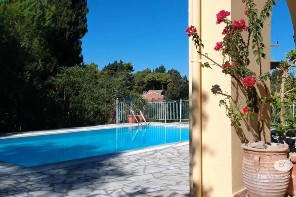 Gastouri Villa Pascalia With Heated Pool In October And Views Achílleion Exterior foto