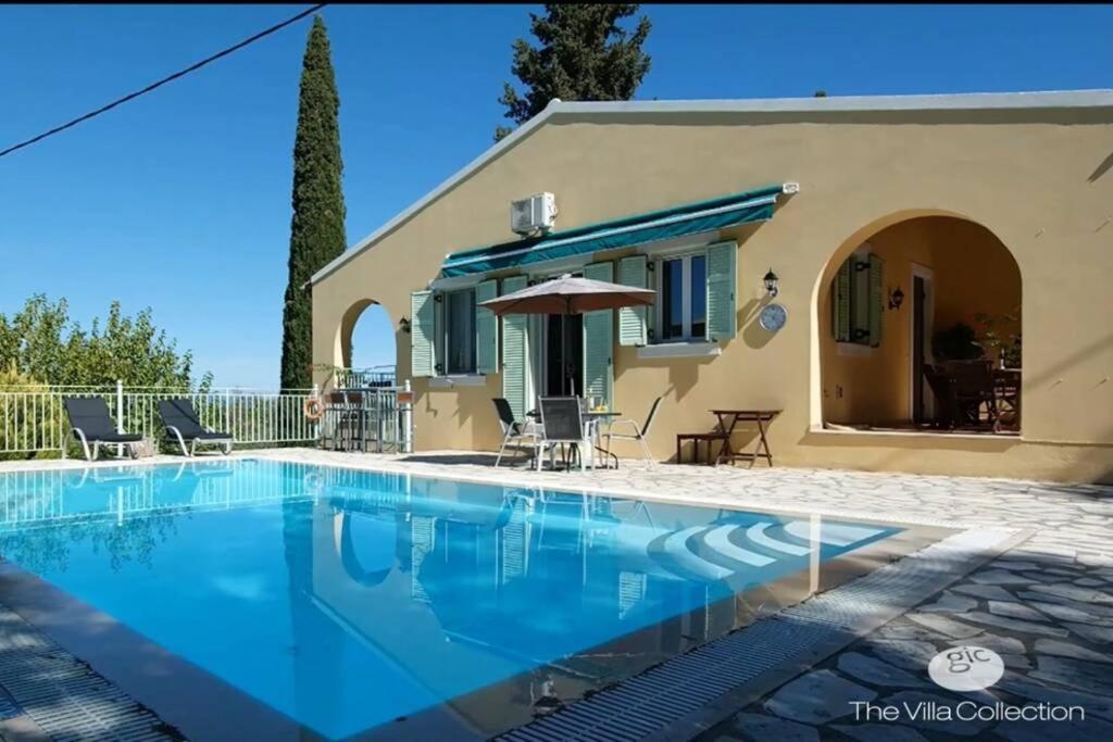 Gastouri Villa Pascalia With Heated Pool In October And Views Achílleion Exterior foto