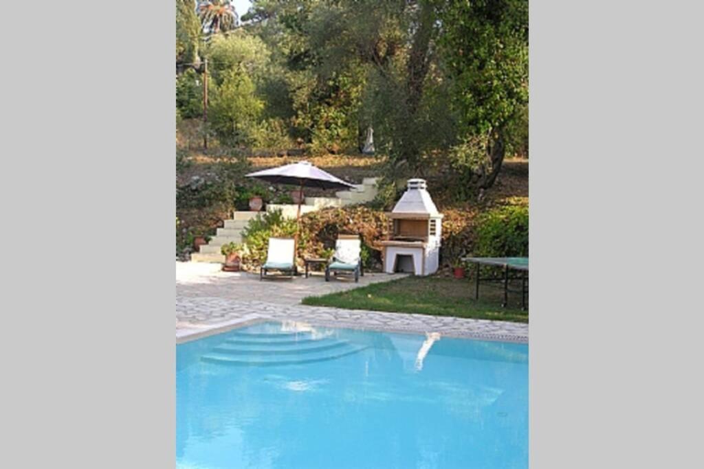 Gastouri Villa Pascalia With Heated Pool In October And Views Achílleion Exterior foto