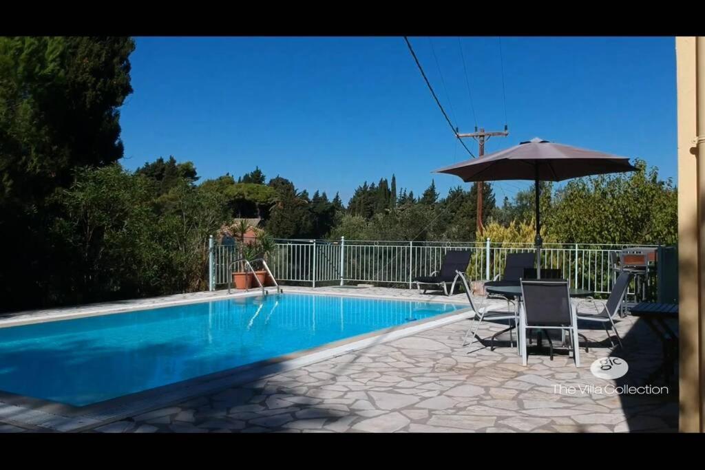 Gastouri Villa Pascalia With Heated Pool In October And Views Achílleion Exterior foto