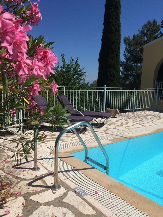 Gastouri Villa Pascalia With Heated Pool In October And Views Achílleion Exterior foto