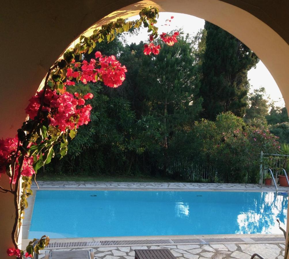 Gastouri Villa Pascalia With Heated Pool In October And Views Achílleion Exterior foto