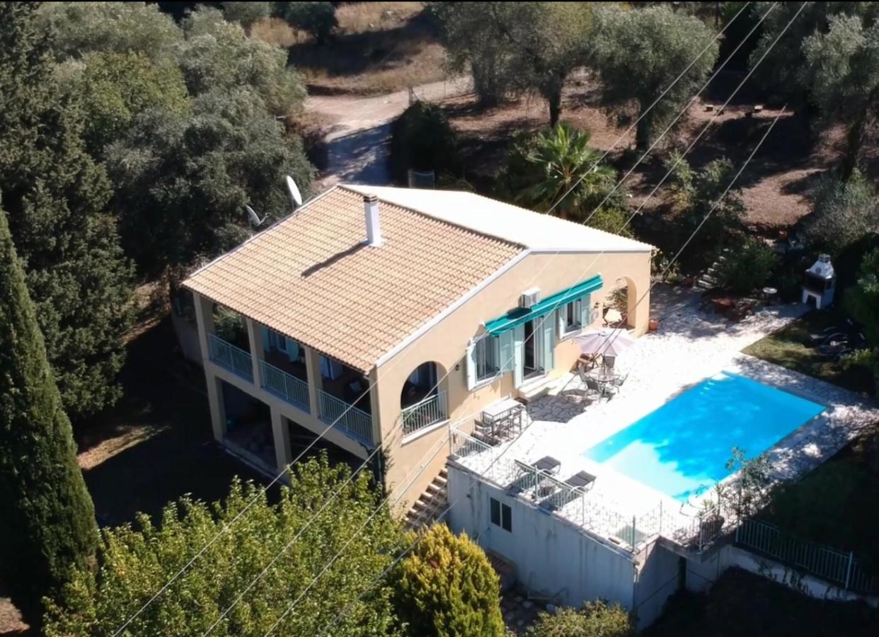 Gastouri Villa Pascalia With Heated Pool In October And Views Achílleion Exterior foto