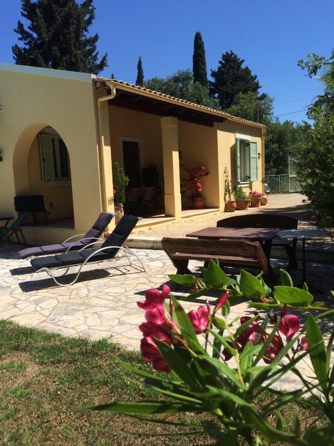 Gastouri Villa Pascalia With Heated Pool In October And Views Achílleion Exterior foto