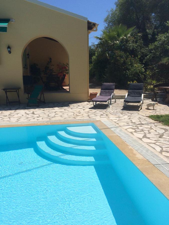 Gastouri Villa Pascalia With Heated Pool In October And Views Achílleion Exterior foto