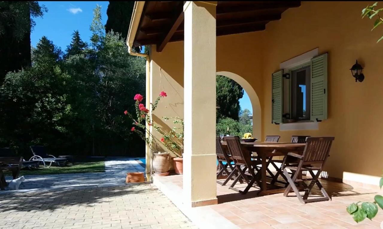 Gastouri Villa Pascalia With Heated Pool In October And Views Achílleion Exterior foto