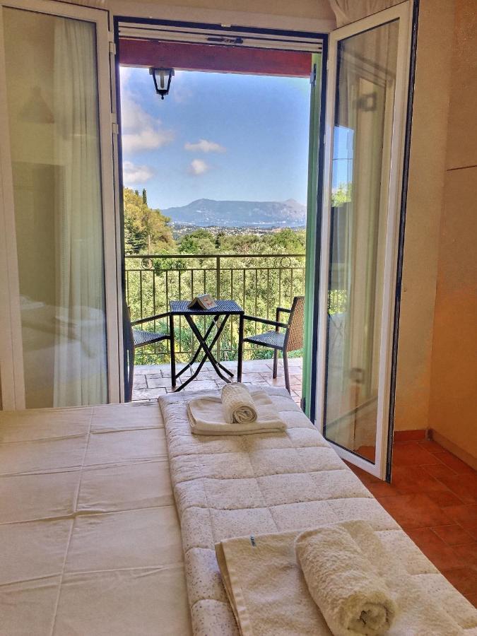 Gastouri Villa Pascalia With Heated Pool In October And Views Achílleion Exterior foto